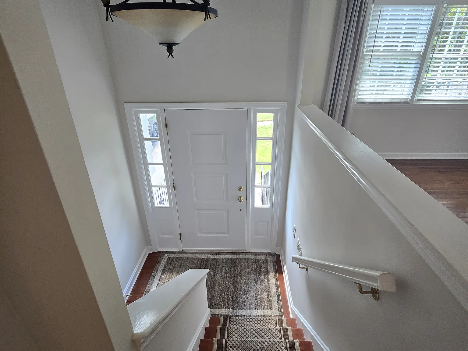 3 bed, 1500 sqft, $4,500 — Photo 2