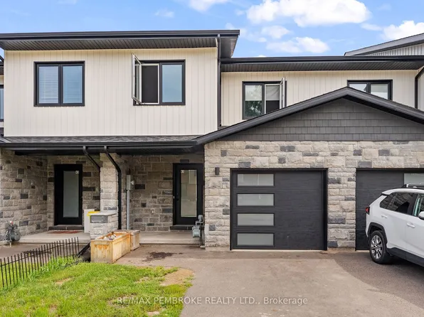 41 Northbrook Rd, Petawawa, ON K8H 3N4
