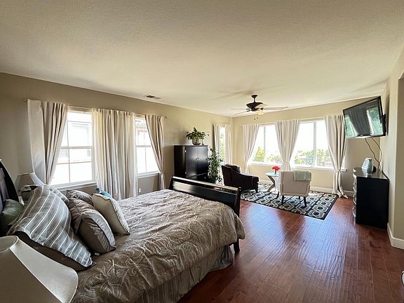 4th image of 8020 Damico Dr