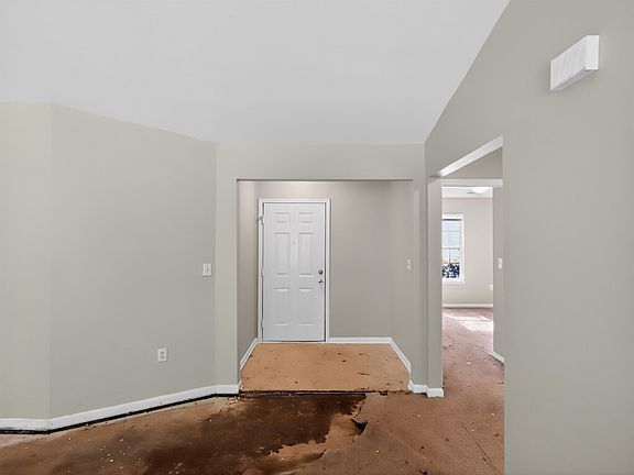 3rd image of 1888 Tamara Way