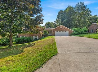 601 Lawnwood Dr, Greenwood, IN 46142