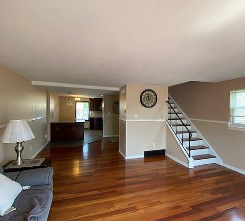 5th image of 10915 Templeton Dr