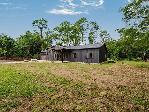 3rd image of 3301 Benedict Rd