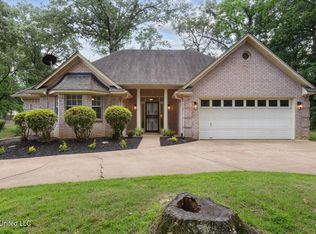 4275 Bienville Rd, Nesbit, MS 38651