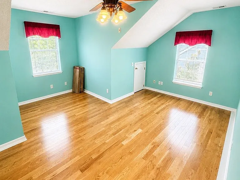 1525 Clarendon Way — Photo 19