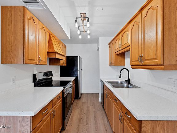 5th image of 5948 W TOWNLEY Avenue