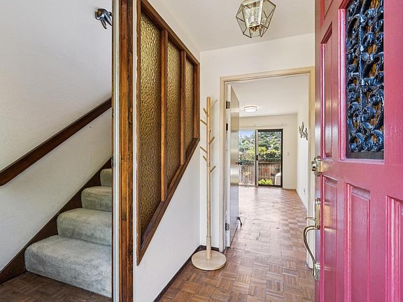 3rd image of 1 Bay Vista Court