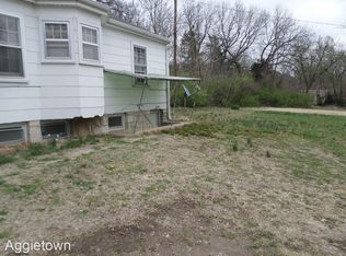 1310 N 11th St #BASEMENT, Manhattan, KS 66502