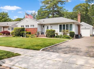 449 Poplar Ln, East Meadow, NY 11554