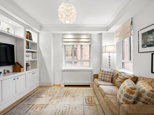 30 East 62nd Street 3 image 3 of 11