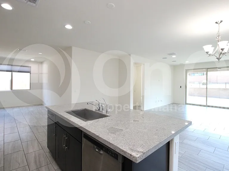 9114 S 167th Dr — Photo 39