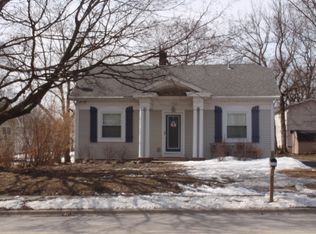 1123 N Cedar Rd, New Lenox, IL 60451