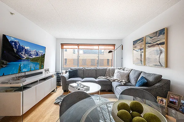 Sold by FirstService Realty (legacy) | media 1