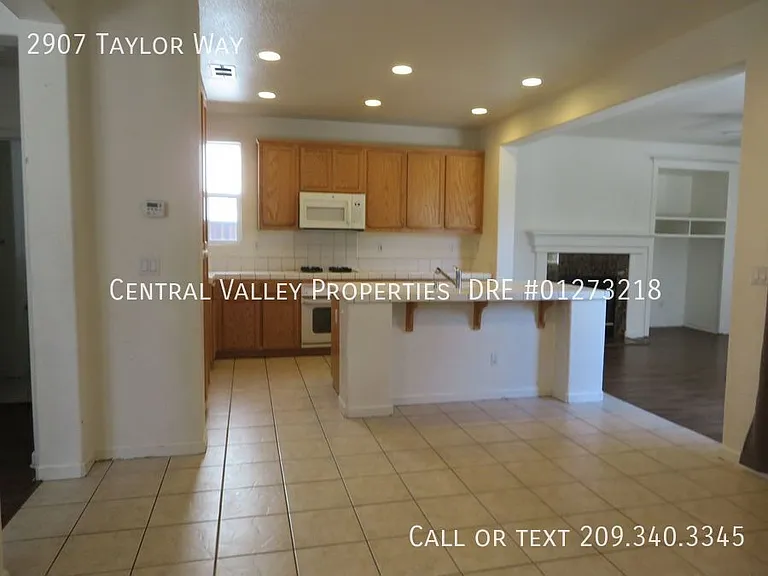 2907 Taylor Way — Photo 5