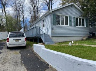 14 Bucknell Trl, Hopatcong, NJ 07843