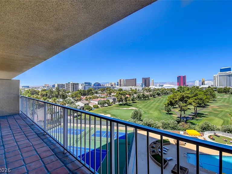 3111 Bel Air Dr #8E — Photo 43