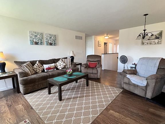 2nd image of 4051 Mitchford Dr