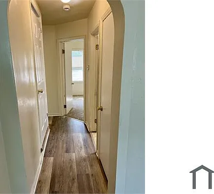 20313 Schoenherr St — Photo 13