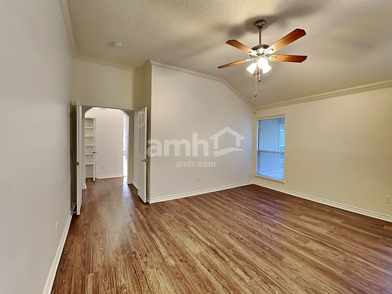 4709 Shadow Crest Dr — Photo 13