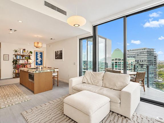 5th image of 2831 S Bayshore Drive #2204
