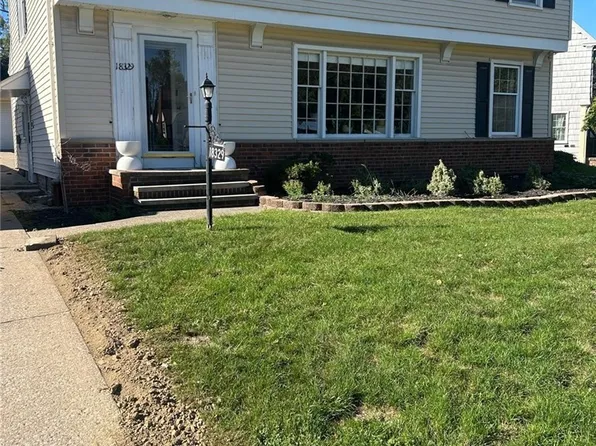 18329 Lomond Blvd, Shaker Heights, OH 44122
