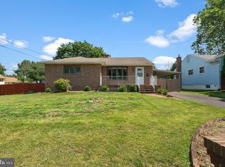 15 Sherbrooke Rd, Ewing, NJ 08638