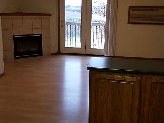 3rd image of 522 N Iris Ave