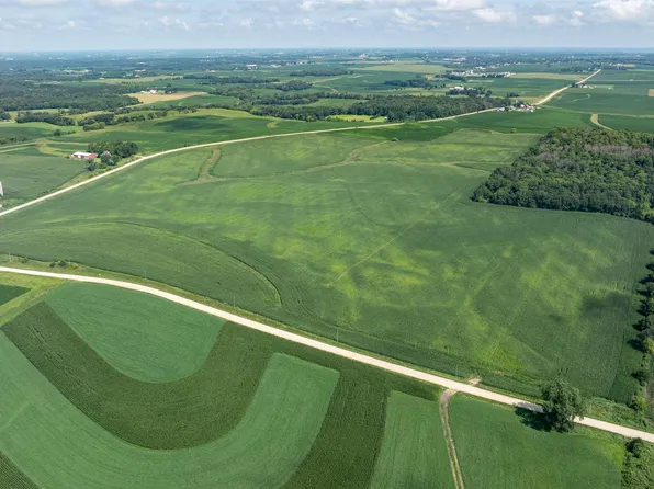 1093 140th Ave, Strawberry Point, IA 52076