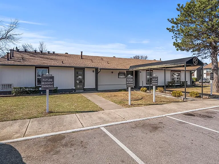 Willow Park Apartments — Photo 12