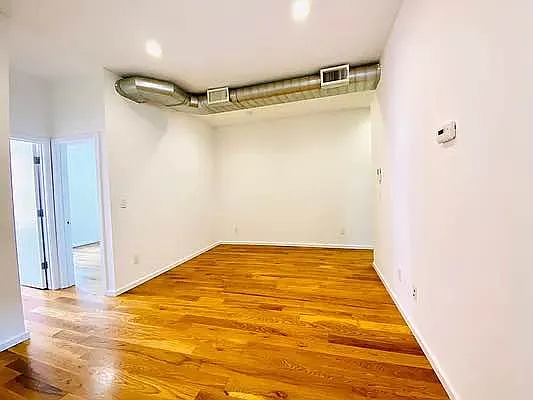 Rented by Blue Egg Realty Corp | media 4