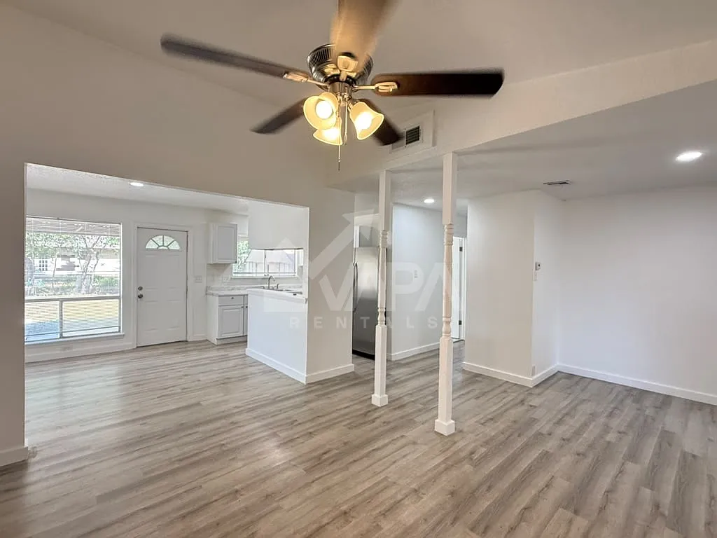 3 bed, 1625 sqft, $2,100 — Photo 4