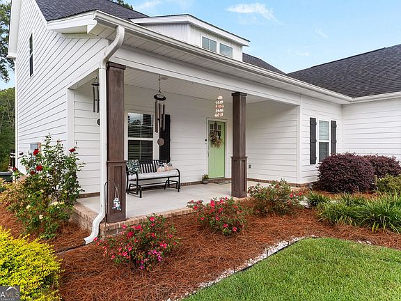 5th image of 302 Brighton Way