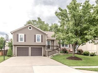 7309 N McKinley Ave, Kansas City, MO 64158