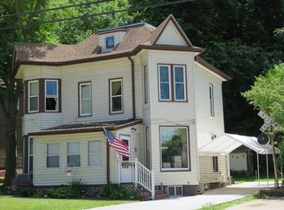 376 Lincoln Ave, Council Bluffs, IA 51503