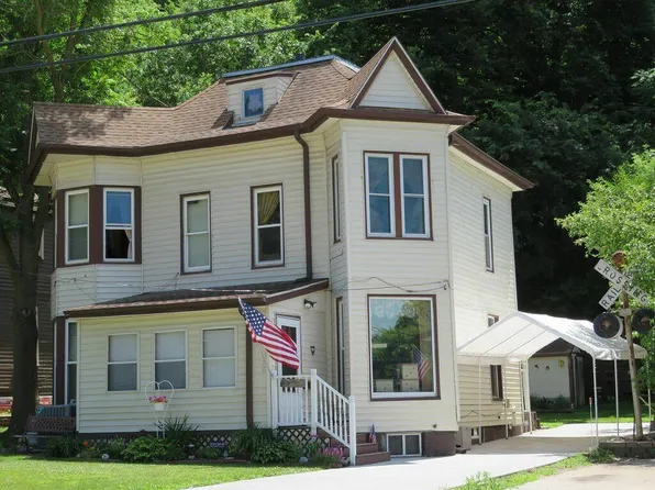 376 Lincoln Ave, Council Bluffs, IA 51503