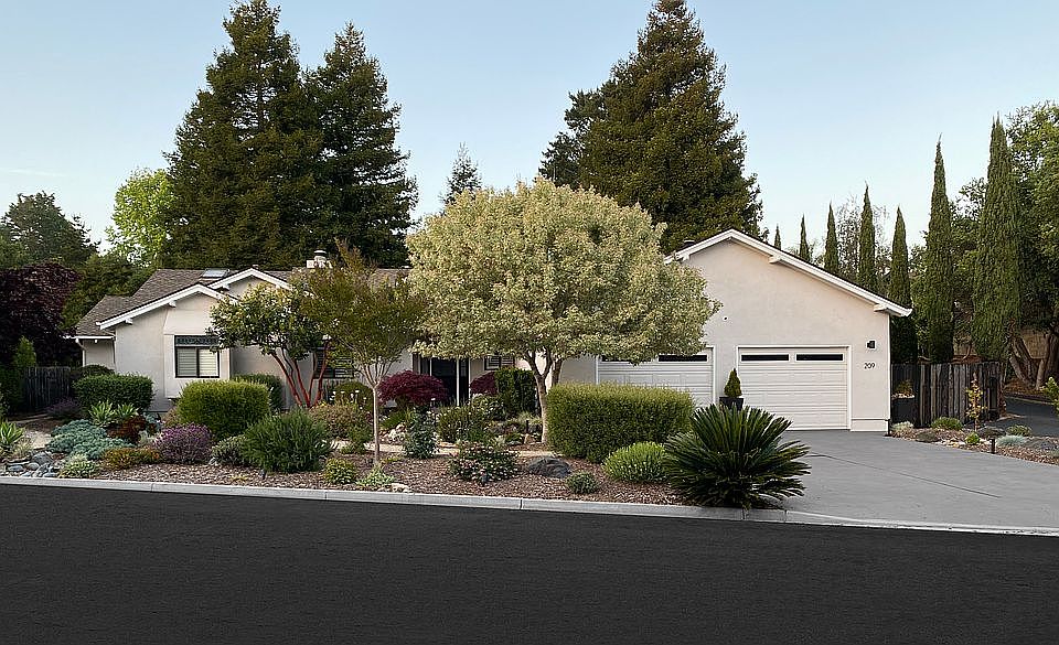 209 Canyon Way - street view