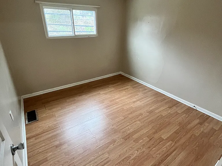 718 Virginia Ave #2 — Photo 10