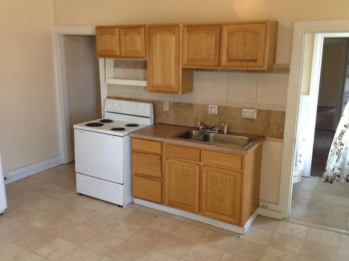 3 bed, 1.5 bath, 1500 sqft, $1,025 — Photo 4