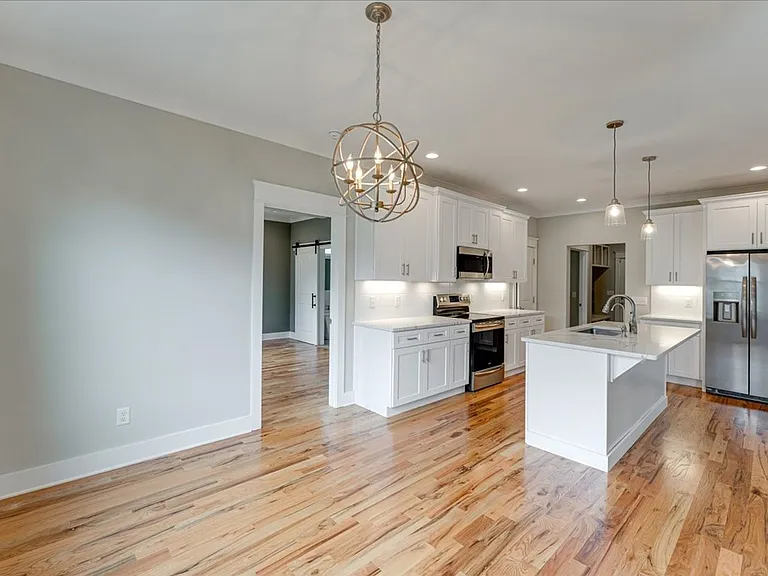 2318 Large Oak Dr — Photo 14