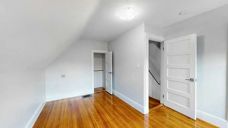 5 bed, $6,500 — Photo 4