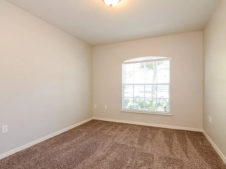 17026 Ongar Ct — Photo 12