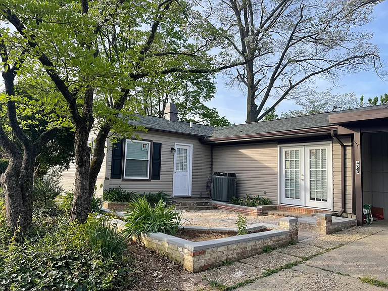 463 Carrollton Dr — Photo 3