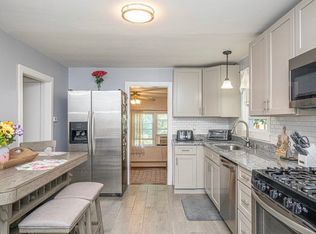 48 Birchland Ave FLOOR 1, Pawtucket, RI 02860