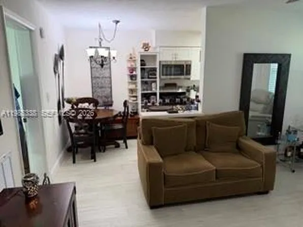 4300 SW 67th Ave APT 17, Miami, FL 33155