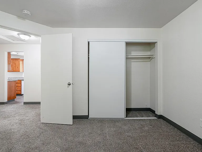 Erin Court Apartments - Call today for a tour ! — Photo 31