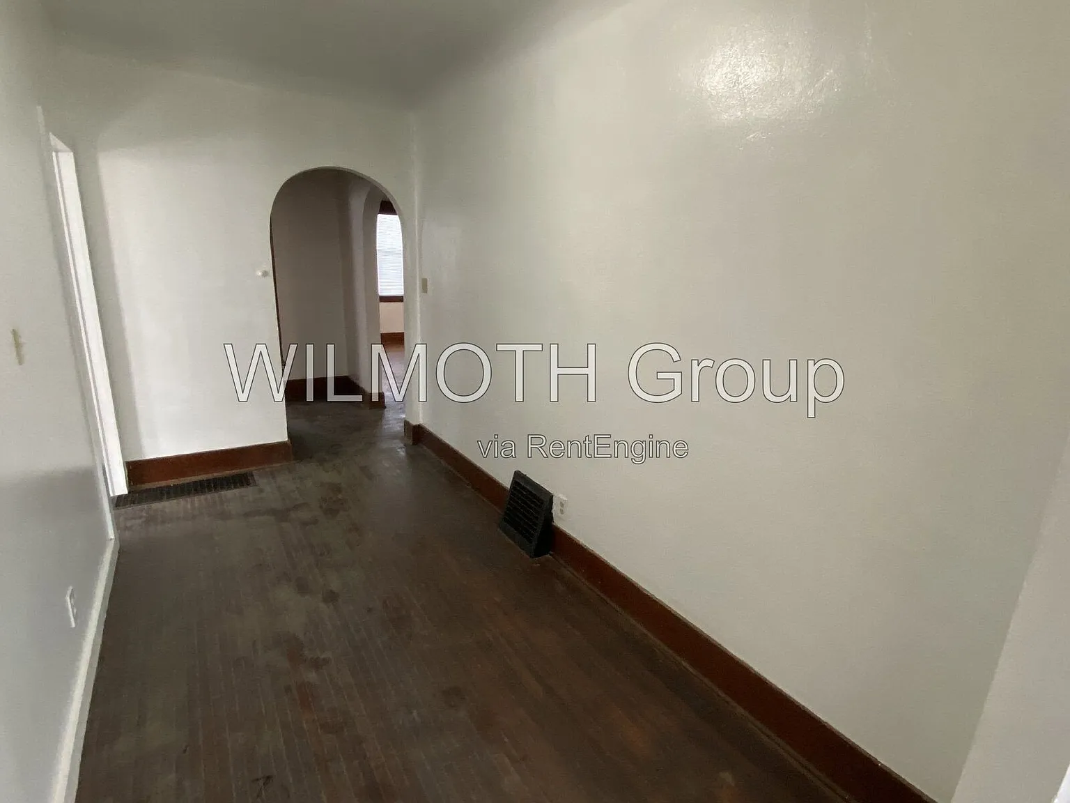 3 bed, 1.0 bath, 1037 sqft, $995 — Photo 4