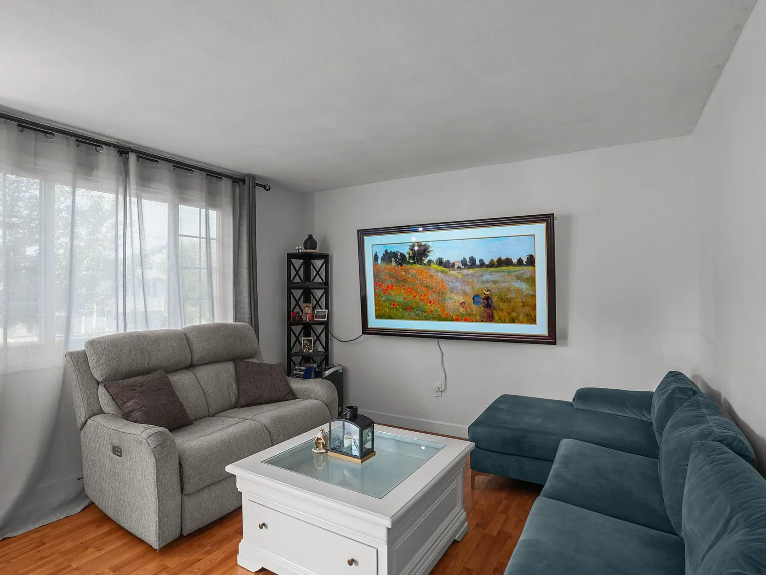 4 bed, 1300 sqft, $3,300 — Photo 2