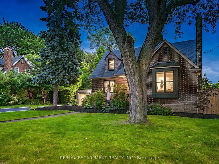 1390 Halifax Pl — Photo 4