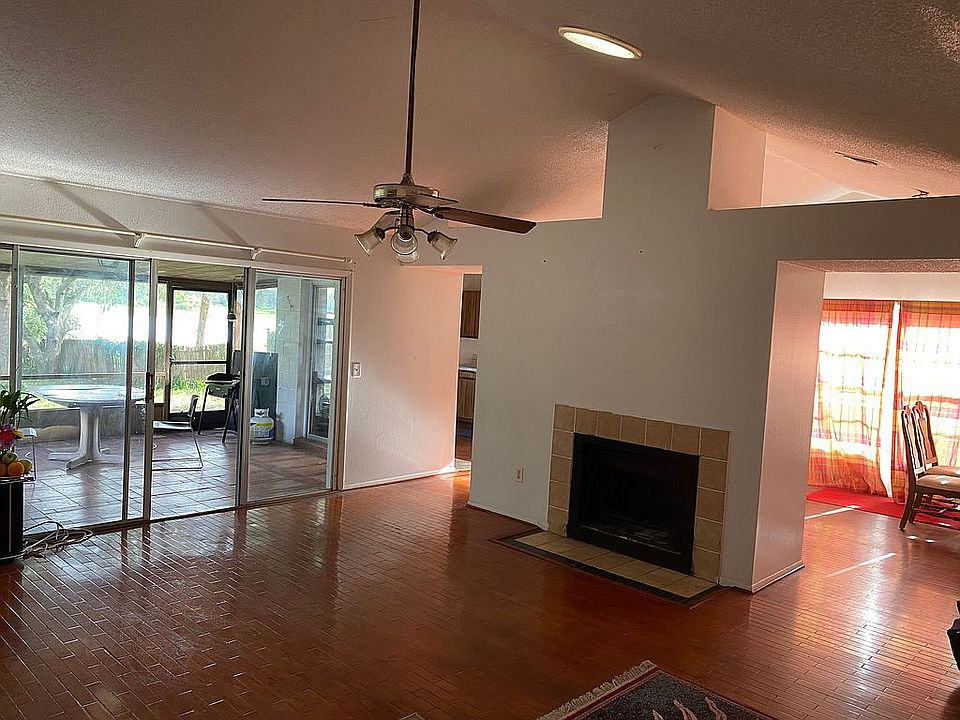 2nd image of 6416 Lake Horseshoe Dr