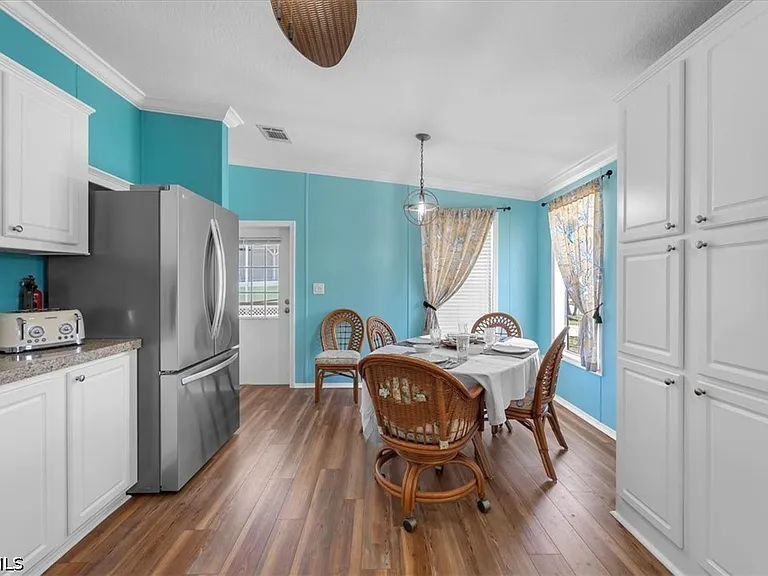 701 Coral Dr — Photo 29